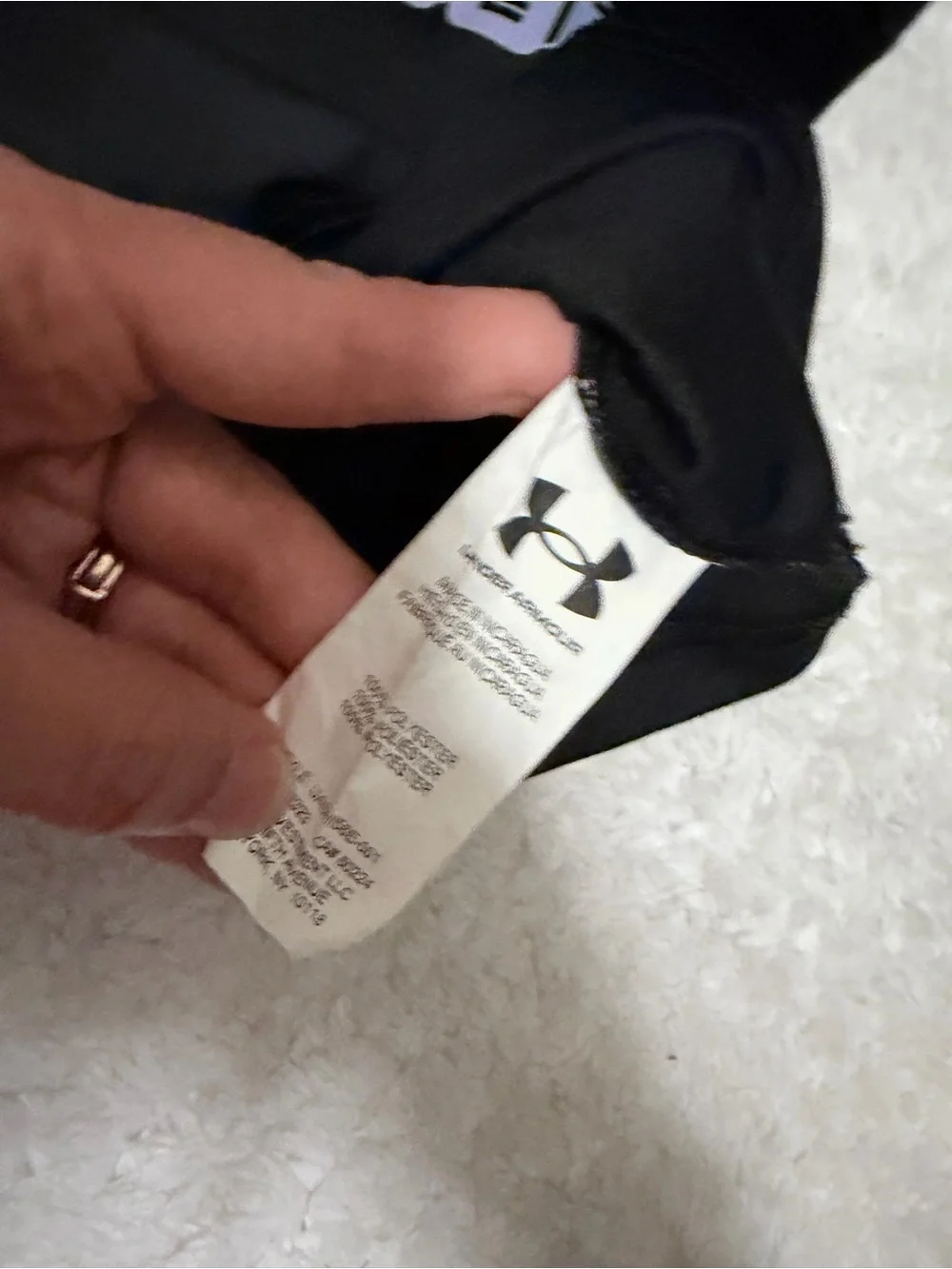 5/$30 🎈 Under Armour Kids Black Gradient Graphic Tee size 6